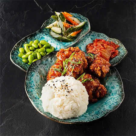 Sweet Kimchi Chicken Bowl - Korean Fried Chicken Nieuwegein